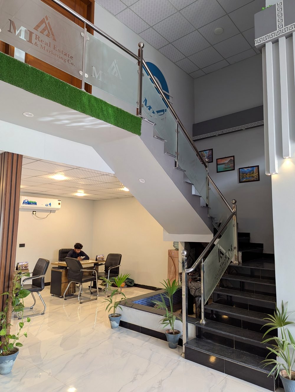 MI Real Estate & Construction — client seating area